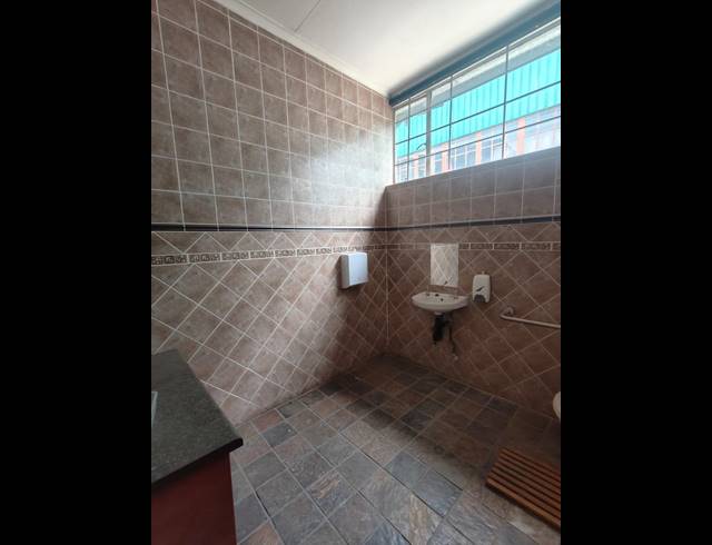 M² BUILDING FOR SALE IN SASOLBURG CENTRAL